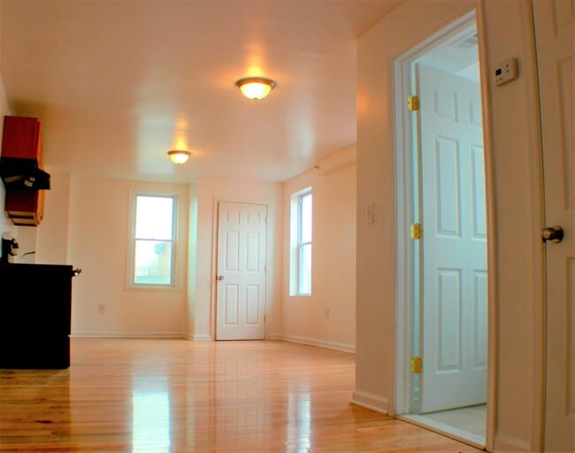 Livingroom - 1414 N 7th St