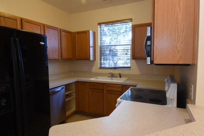 Foto del edificio - 2B 1.5B Townhome for Rent in Seffner