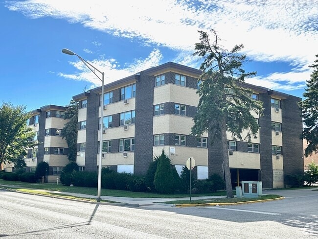 Building Photo - 8644 Skokie Blvd