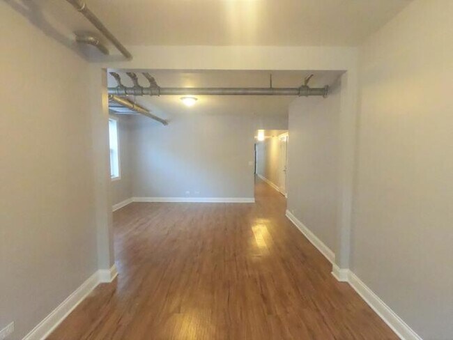 Building Photo - 2 bedroom in Chicago IL 60625