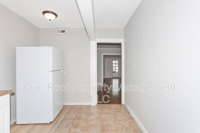 Foto del edificio - 3223-3225 E 8th St.