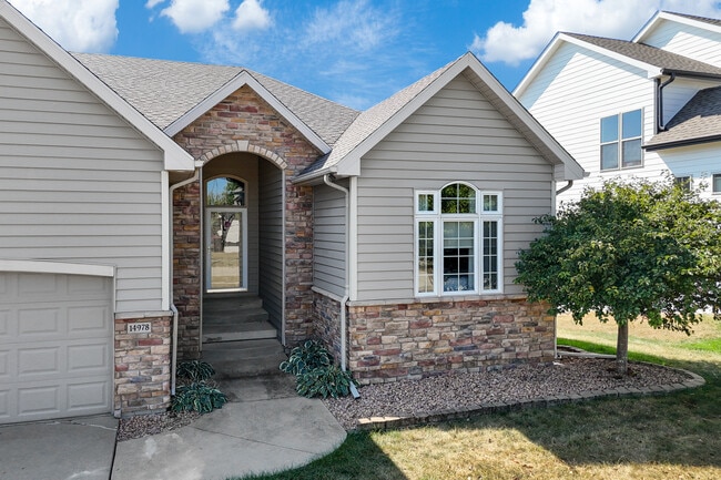 Building Photo - 14978 Buena Vista Dr