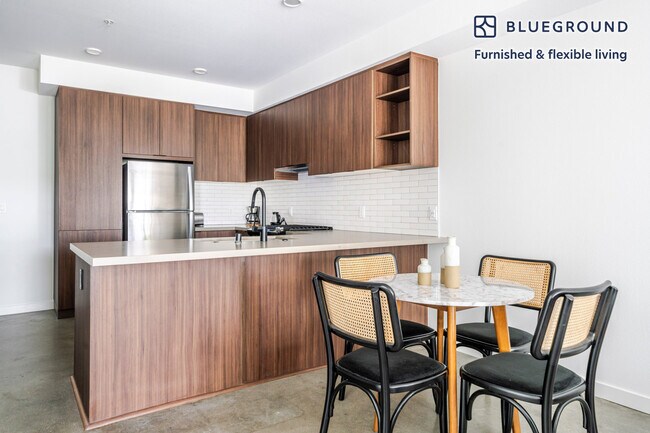 Building Photo - 101 River Pk Dr