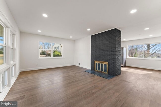 Photo - 7407 Kelvin Pl House