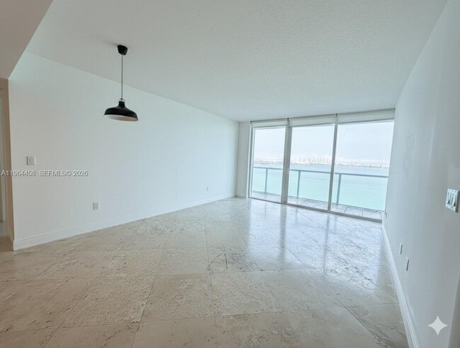 Building Photo - 665 NE 25th St