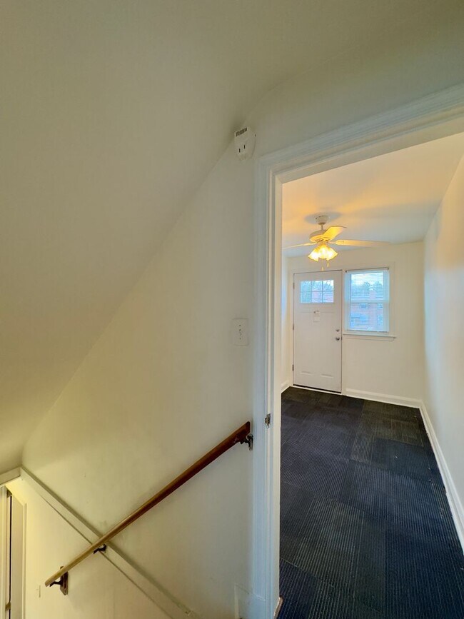 Foto del edificio - Charming 3 Bedroom/1.5 Bathroom in Yale Heights, MD!