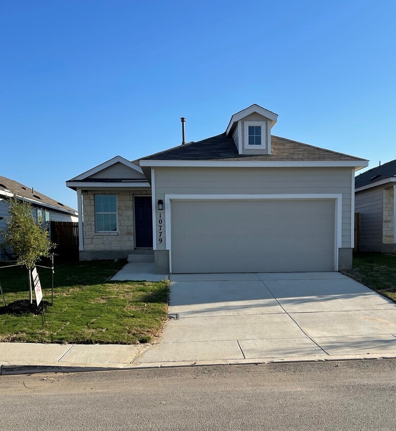 10779 Prusiner Rd, Converse, TX 78109 House Rental in Converse, TX