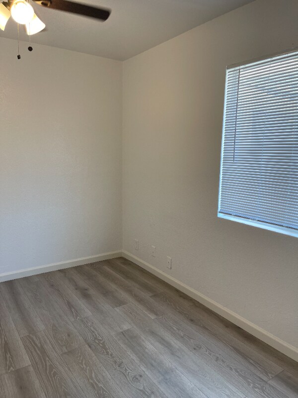 Foto del edificio - 220 W 9th St