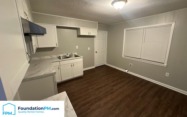 Foto del edificio - 51 W Byfield Dr