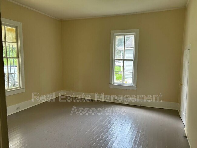 Foto del edificio - 821 Williams St