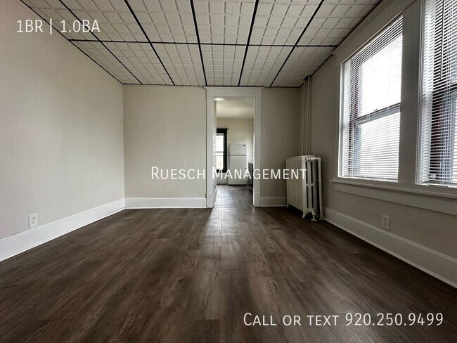 Building Photo - Charming Renovated 1 Bedroom 1 Bath Lower ...