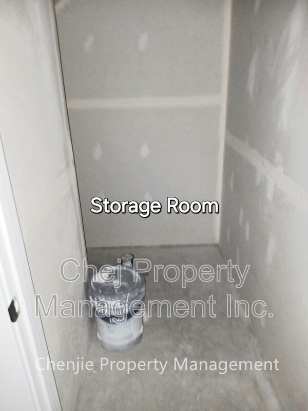 Photo du bâtiment - 4663-4177 177 Ave NW
