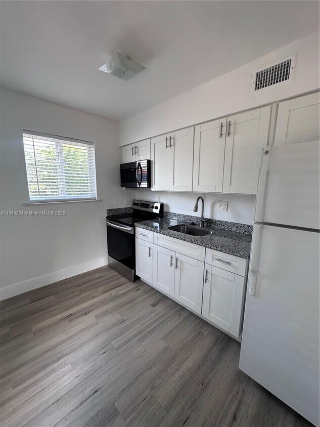 Primary Photo - 69 NW 35th St