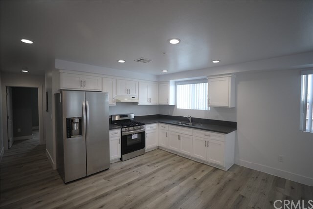 Building Photo - 238 E 84th St