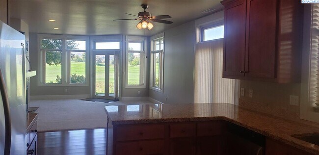 Building Photo - Golf Course Frontage Single Level Condo