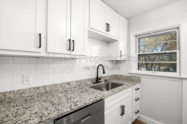 Building Photo - 1410 St Bernadette Ln
