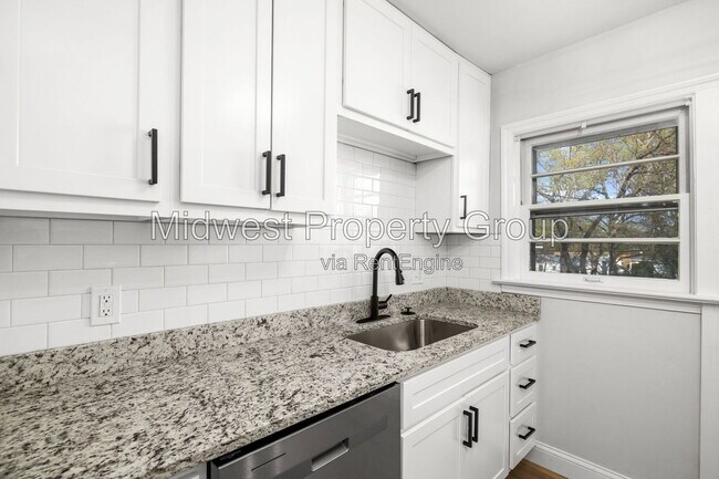 Foto del edificio - 1410 St Bernadette Ln
