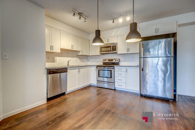 Photo du bâtiment - 279-5279 Copperpond Cmn S E