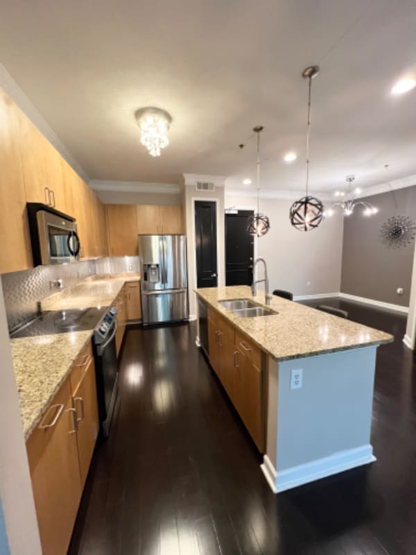 Building Photo - 711 Cosmopolitan Dr NE