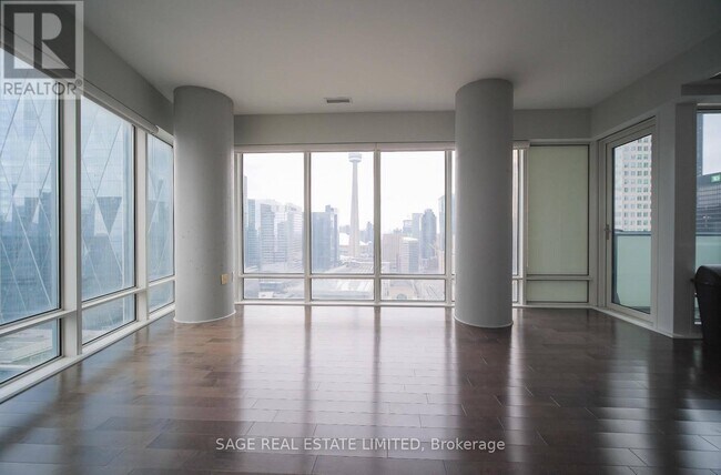 Photo du bâtiment - 8 The Esplanade