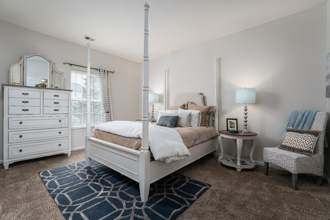 Large Bedrooms - Catalina Club Apartments