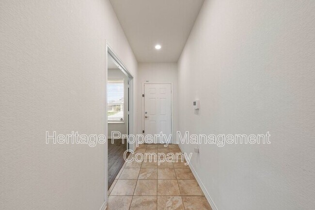 Foto del edificio - 7347 Bluebonnet Bay