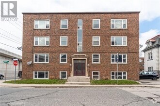 Building Photo - 3 Webber Ave