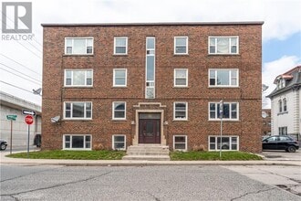 Building Photo - 3 Webber Ave