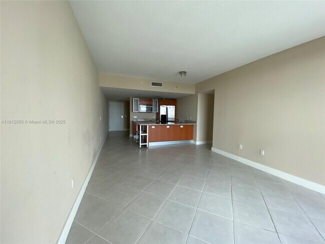 Foto del edificio - 185 SW 7th St
