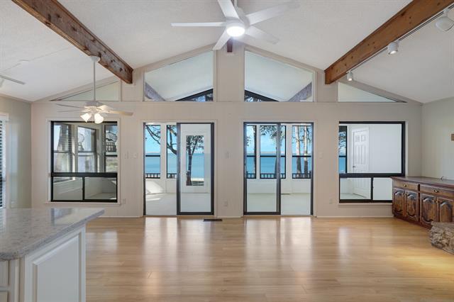 Foto del edificio - 11090 Lakeside Dr