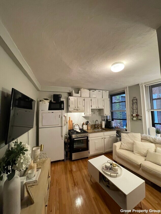 2 Holden Ct Unit 1R, Boston, MA 02109 Condo for Rent in Boston, MA