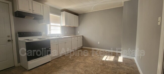 Building Photo - 5620 Anderson Rd