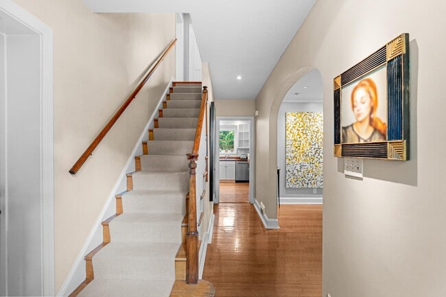 Foto del edificio - 4317 Warren St NW