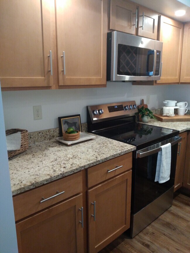 Foto del edificio - 2741 Hidden Dr