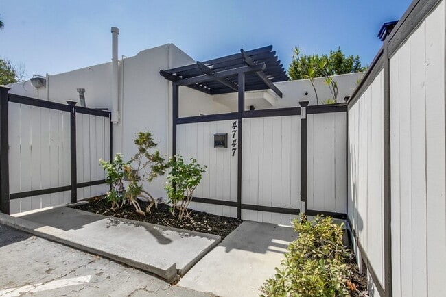 Interior Photo - THE POINTE - JUST RENOVATED! Luxurious Community, W/D In Unit