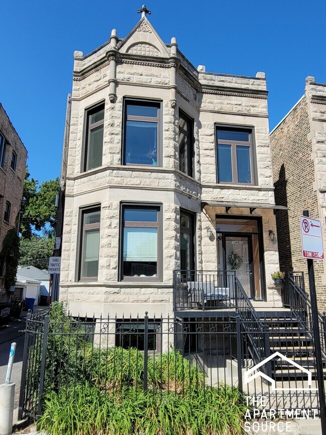 Building Photo - 1462 W Irving Park Rd