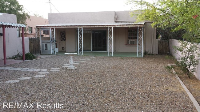 Foto del edificio - 1620 E Grant Rd