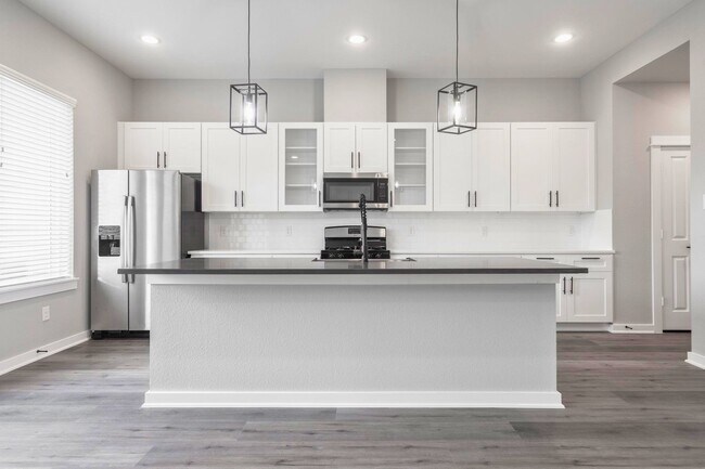 Foto del edificio - 8440 Berry Brush Ln