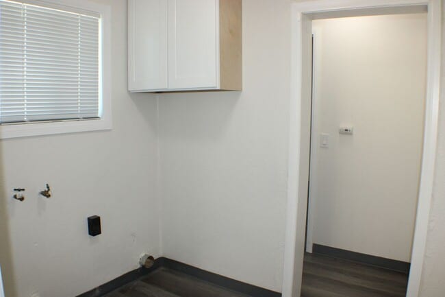 Building Photo - Charming 2-Bed, 1-Bath Home in Boron