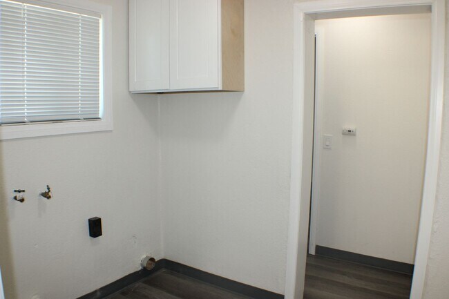 Foto del edificio - Charming 2-Bed, 1-Bath Home in Boron