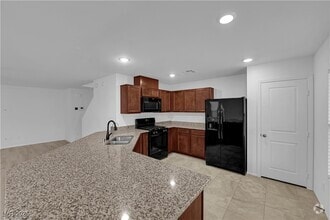 Building Photo - 9734 Cluny Ave