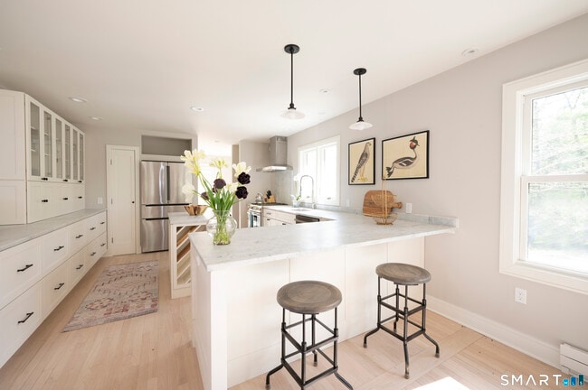 Foto del edificio - 54 Robin Hill Ln