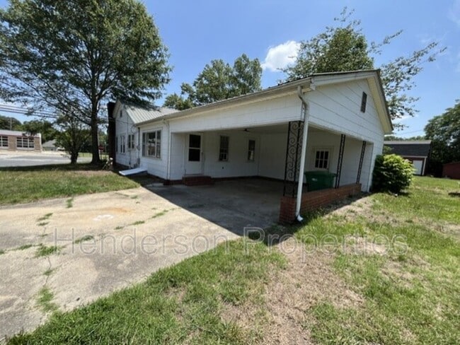 Building Photo - 517 Concord Rd