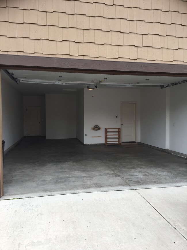Interior Garage - 103 Terra Vis