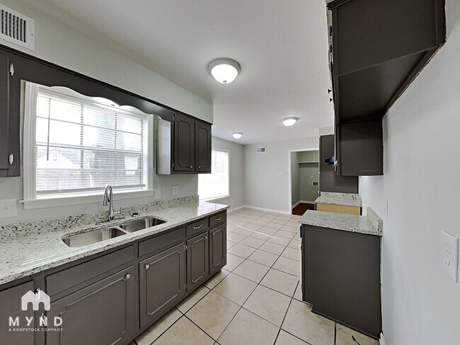 Foto del edificio - 3281 Whitney Ave