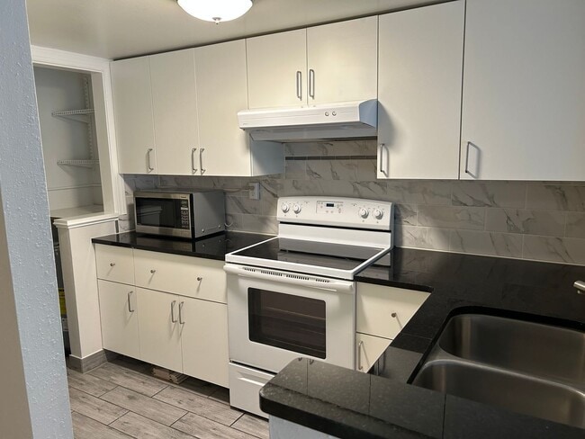 Photo - 608 Orange Dr Apartment