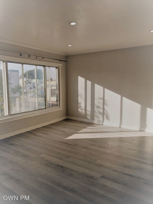 Primary Photo - 566-570 San Bruno Ave E