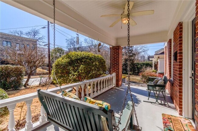 Building Photo - 628 Cooledge Ave NE