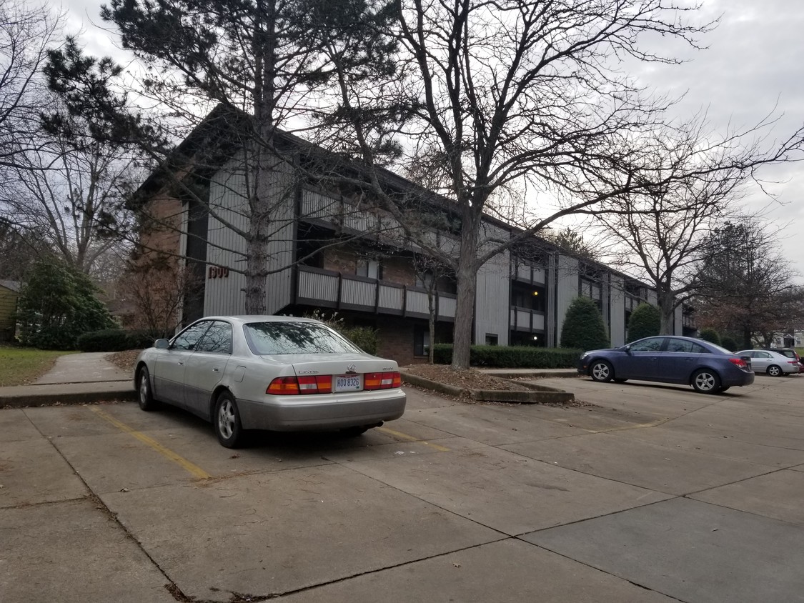 Foto principal - 1300 Bailey Rd