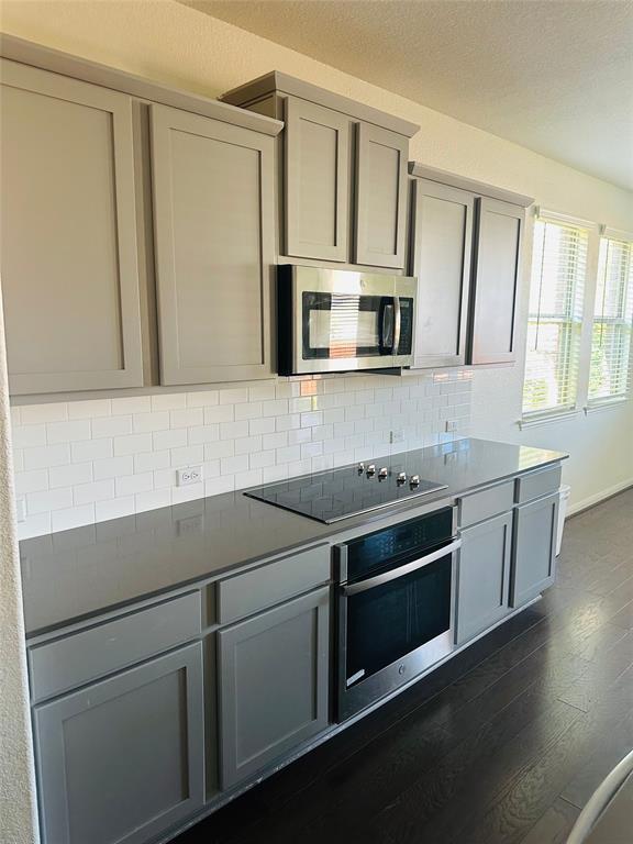 Foto del edificio - 608 Sixpence Ln